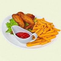Куриные крылышки с картошкой фри
